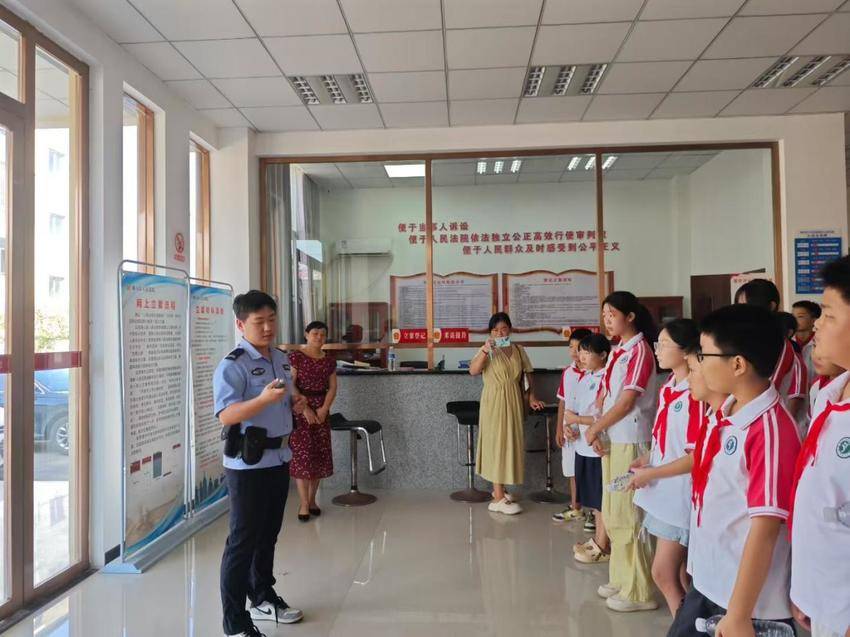 开学第一课法治润童心——黄沙法庭为30名小学生送上法治启蒙礼.docx