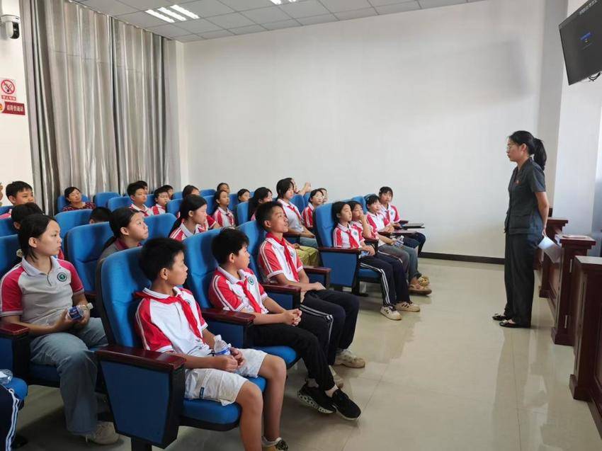 开学第一课法治润童心——黄沙法庭为30名小学生送上法治启蒙礼.docx